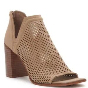 Vince Camuto Katnina Stacked Heel Laser Cut Perforated‎ Booties Size 12M Nude
